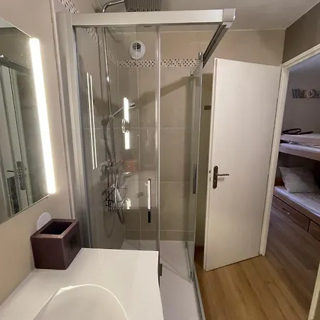 Les Chalmettes 4 Personnes Au Pied Des Pistes Wifi - Balcon - Parking Monginevro